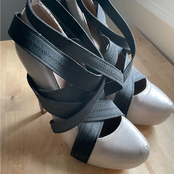 Colin Stuart Strappy Stilettos 8.5 - Picture 3 of 8